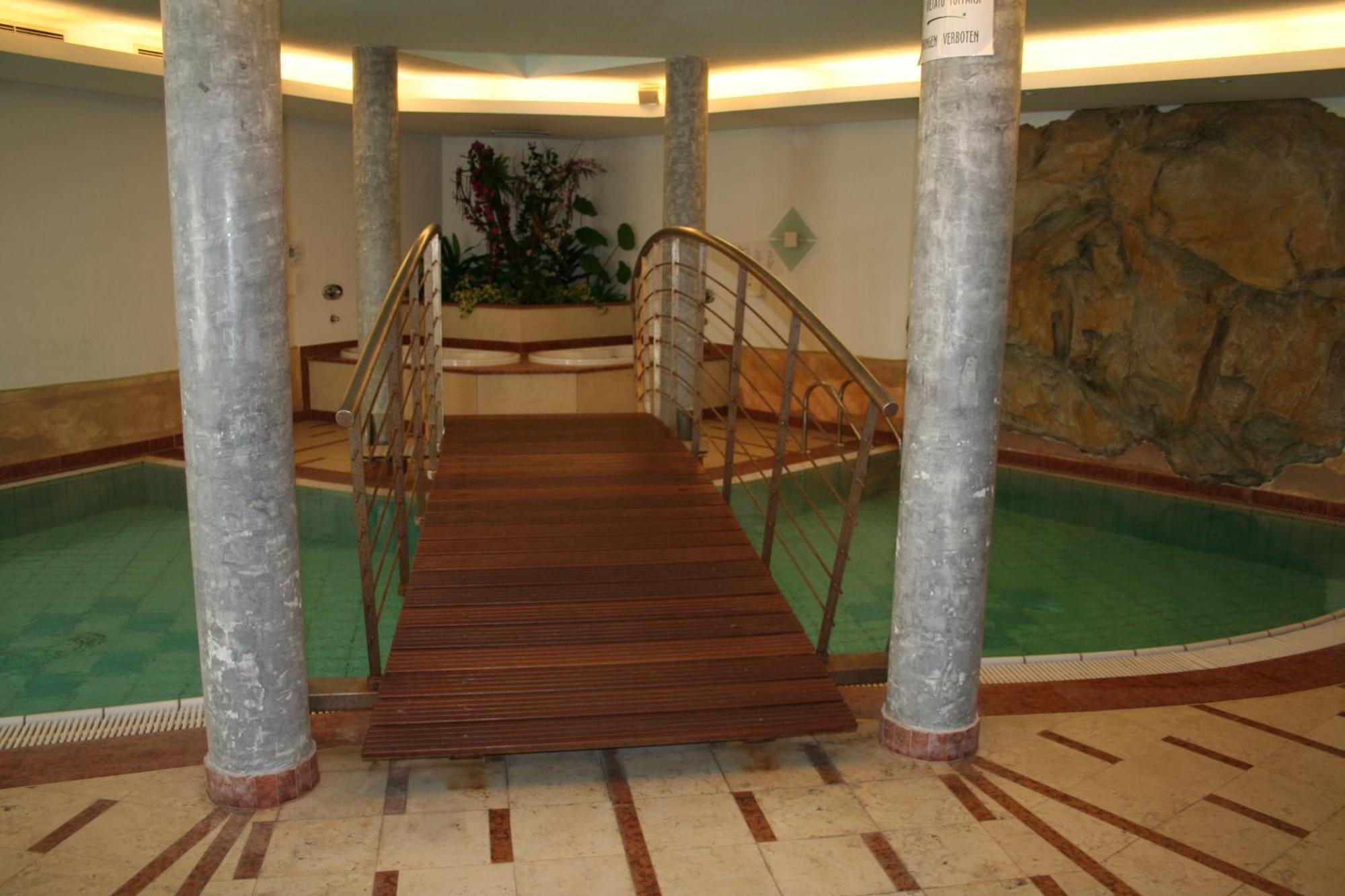 Hotel Krone Brunico Dış mekan fotoğraf